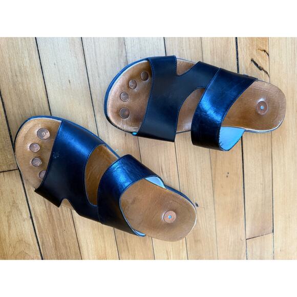 Juil Yuba black leather grounding cooper sandals  - Picture 2 of 7